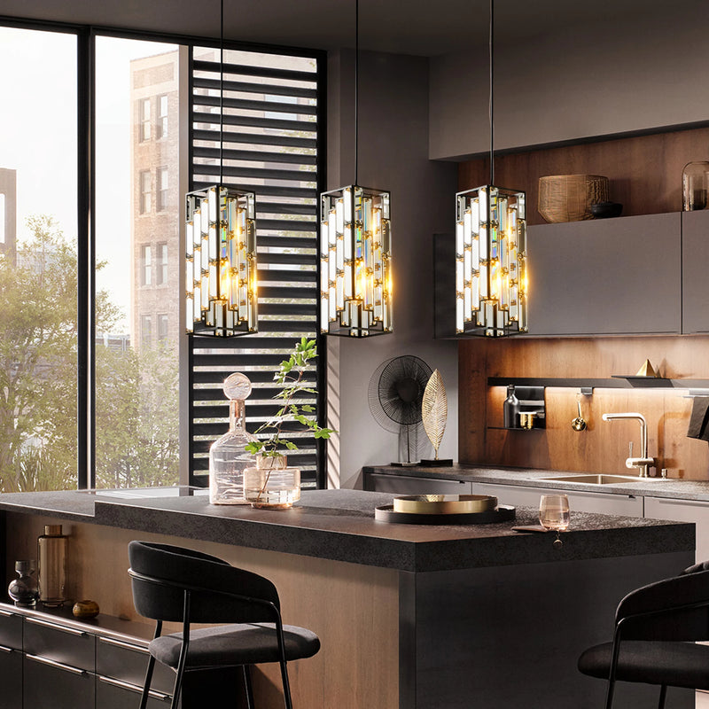 
Elegant crystal pendant lights for dining room décor
